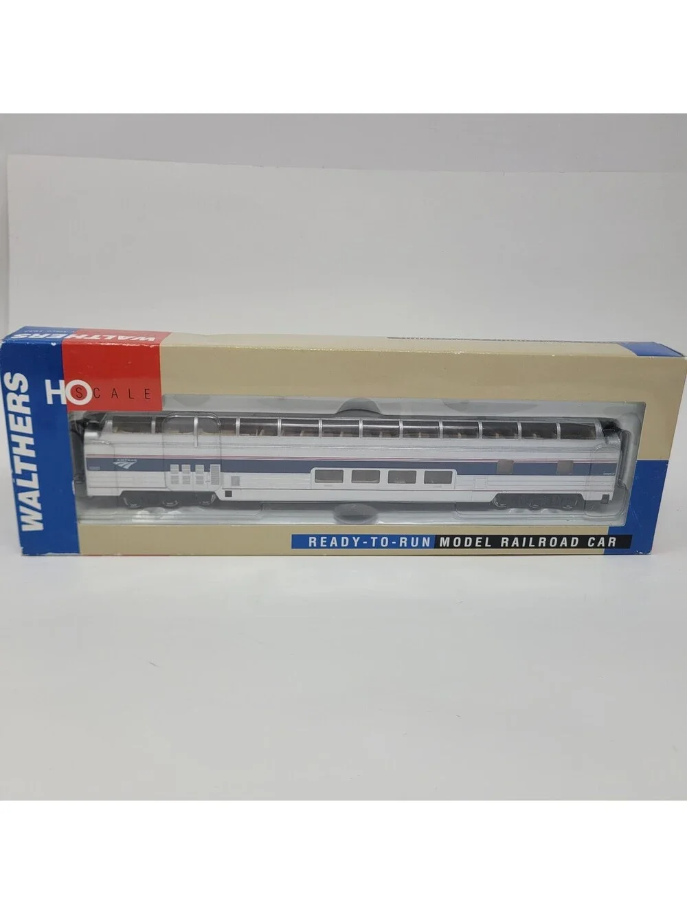 Walthers 932-6528 Budd Great Dome Amtrak Phase 4B Lounge Car 10031 HO 1/87 Scale